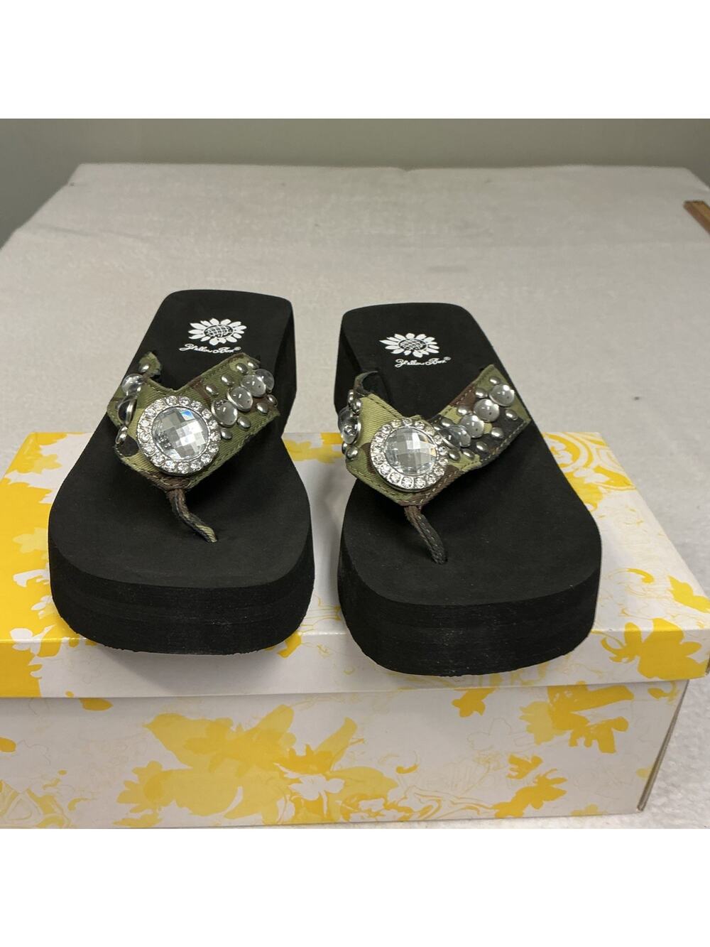 Yellow Box Flip Flops Women Size 6 Acedia Camouflage M. Wedge Thong Sandals 3399